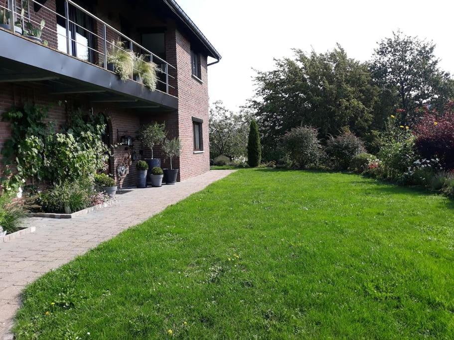 Studio Au Jardin Fleuri Verviers Luaran gambar